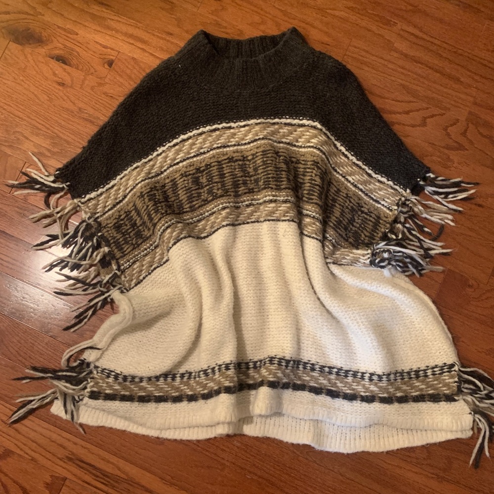 EUC Free People comfy oversized sweater/poncho